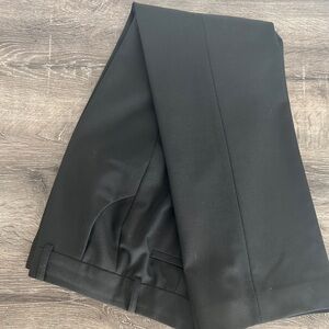 Women’s pantsuit, dark green , size 2 . Anne Klein.